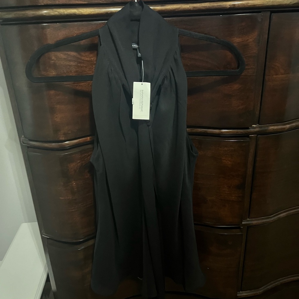 Women’s sleeveless top